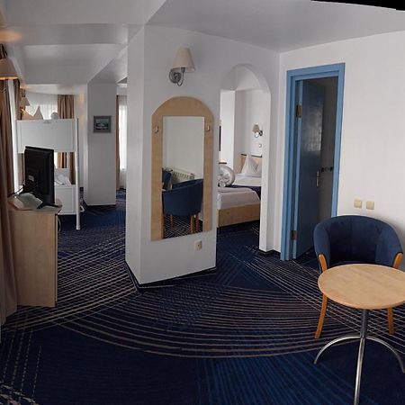 Briza Boutique Hotel Mamaia Ngoại thất bức ảnh