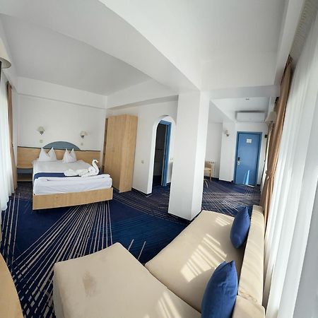 Briza Boutique Hotel Mamaia Ngoại thất bức ảnh