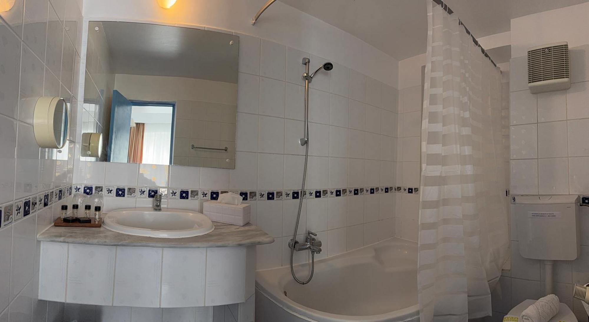 Briza Boutique Hotel Mamaia Ngoại thất bức ảnh