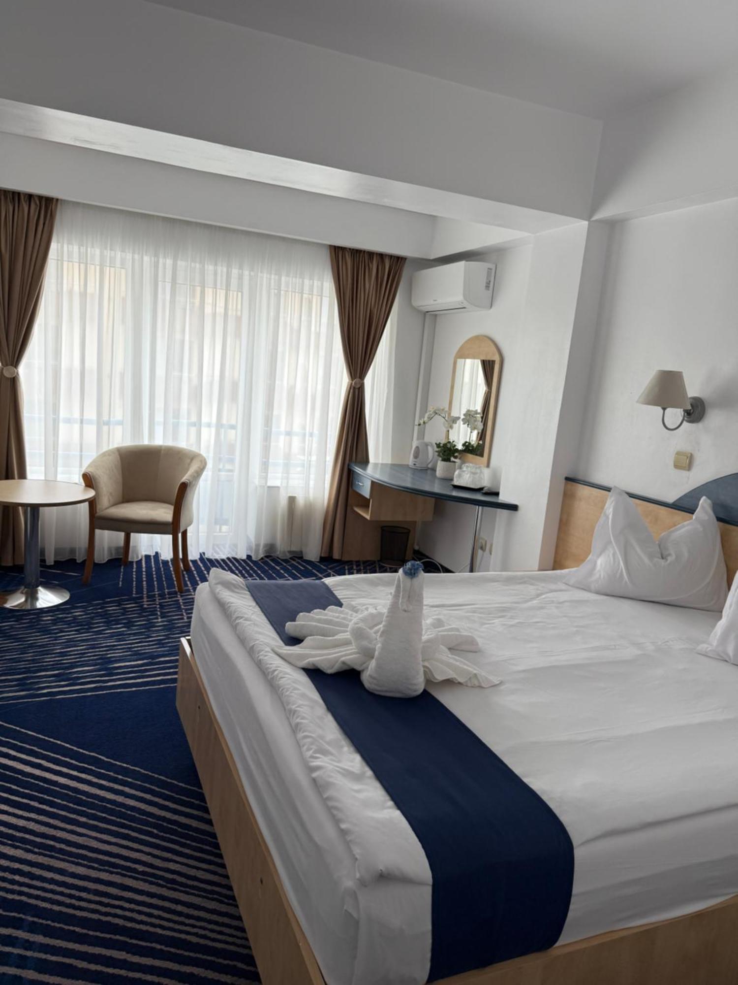 Briza Boutique Hotel Mamaia Ngoại thất bức ảnh