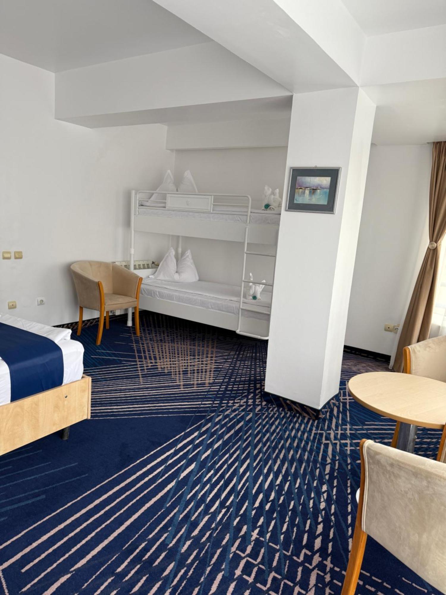 Briza Boutique Hotel Mamaia Ngoại thất bức ảnh