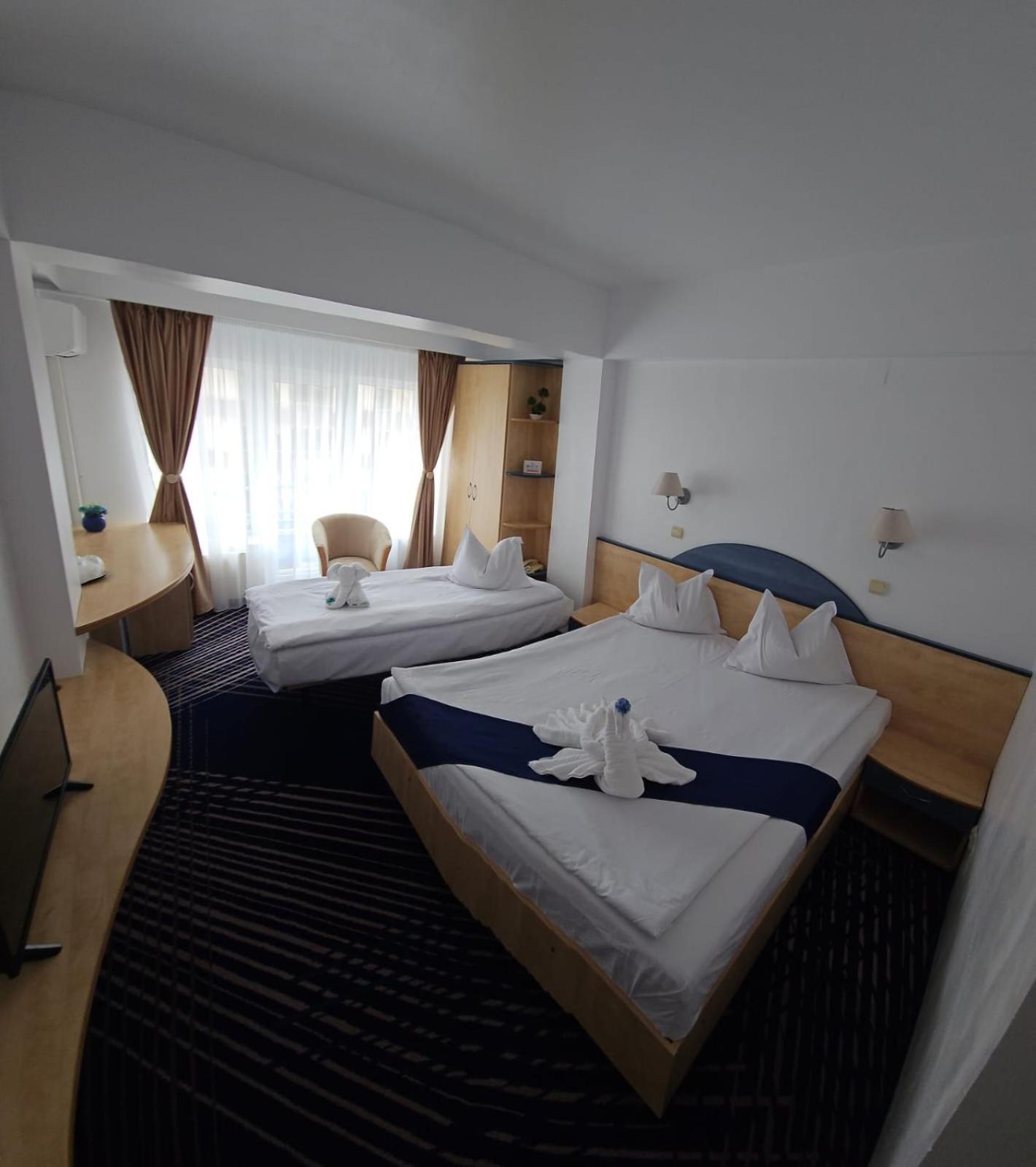 Briza Boutique Hotel Mamaia Ngoại thất bức ảnh